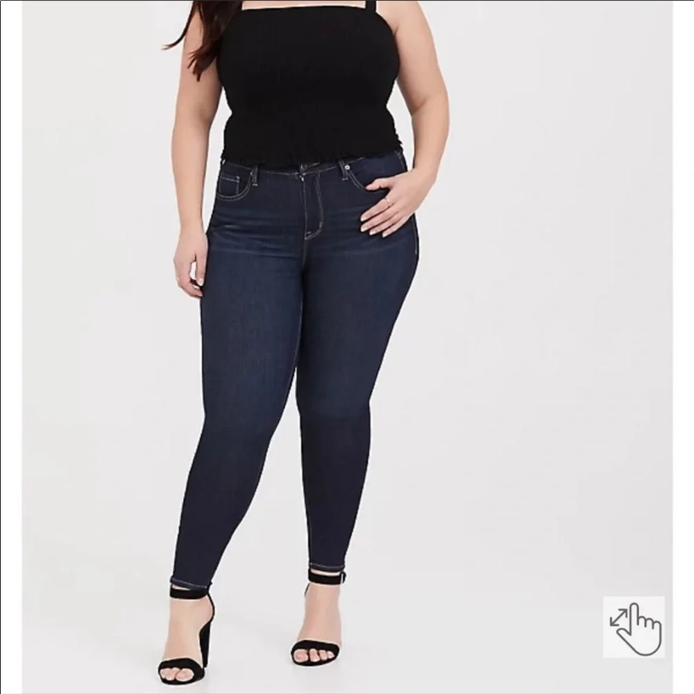 NWT - Torrid 0/12 - Black Smocked Challis Cropped Cami - Picture 2 of 10